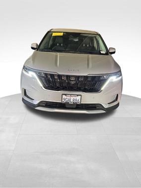 Ceramic Silver 2024 Kia Carnival EX