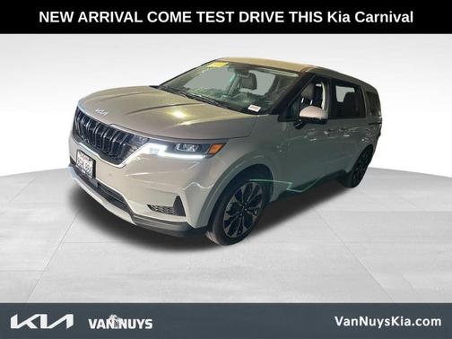 Ceramic Silver 2024 Kia Carnival EX