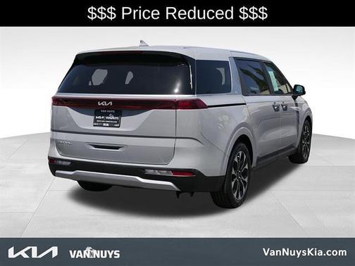 Ceramic Silver 2024 Kia Carnival EX