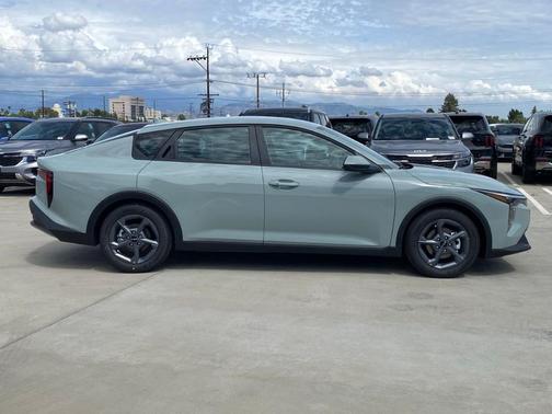 Haze 2026 Kia K4 LXS