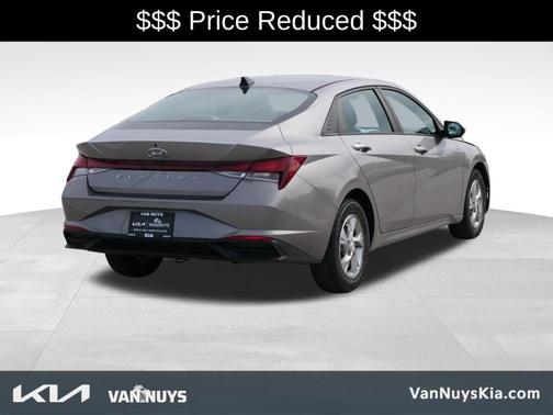 Metal 2023 Hyundai ELANTRA SE