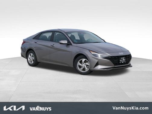 2023 Hyundai ELANTRA SE