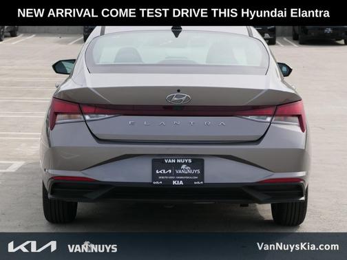2023 Hyundai ELANTRA SE