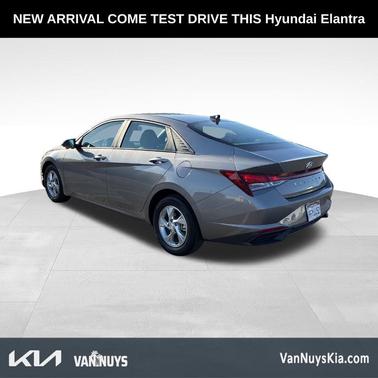 2023 Hyundai ELANTRA SE