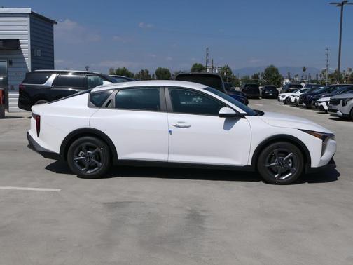 2025 Kia K4 