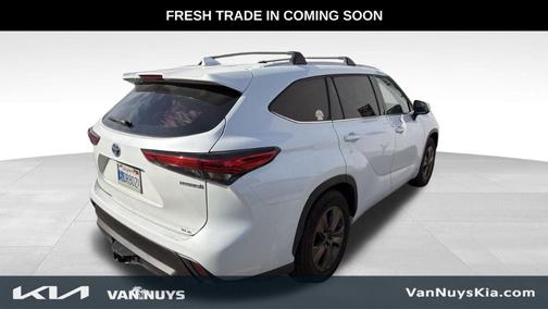 2022 Toyota Highlander Hybrid Bronze Edition