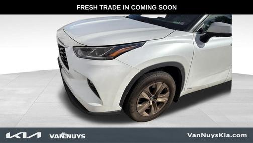 2022 Toyota Highlander Hybrid Bronze Edition