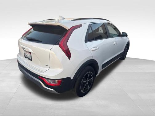 2025 Kia Niro LX