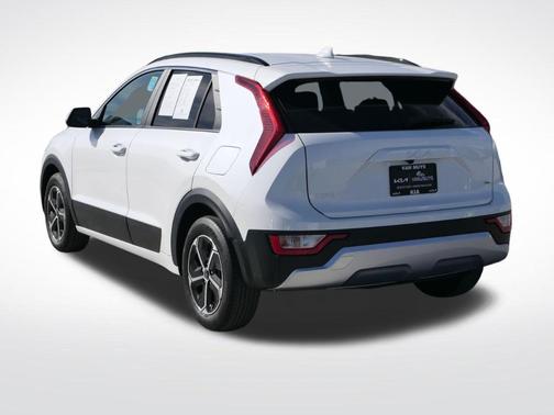 2025 Kia Niro LX
