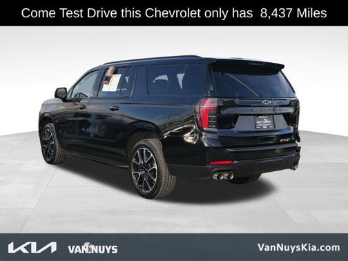 2025 Chevrolet Suburban RST