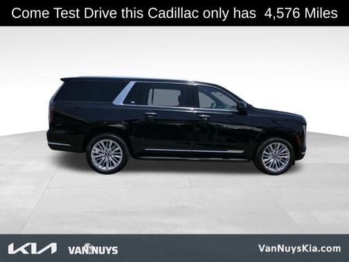 2025 Cadillac Escalade ESV Premium Luxury