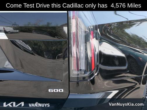 2025 Cadillac Escalade ESV Premium Luxury