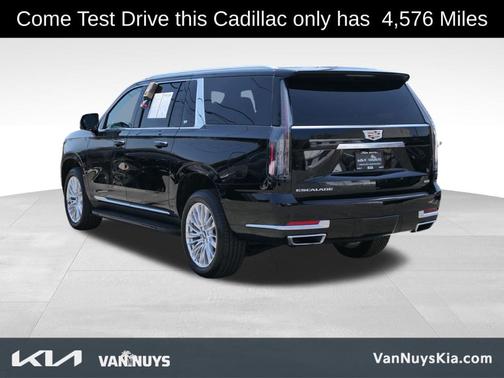 2025 Cadillac Escalade ESV Premium Luxury