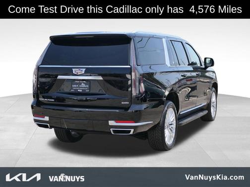 2025 Cadillac Escalade ESV Premium Luxury