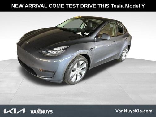 Gray 2023 Tesla Model Y Long Range