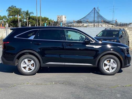 Ebony Black 2026 Kia Sorento LX