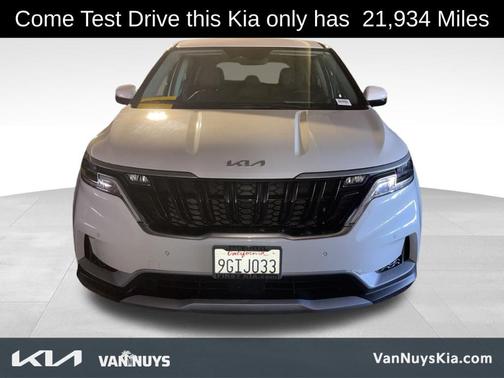 2023 Kia Carnival EX