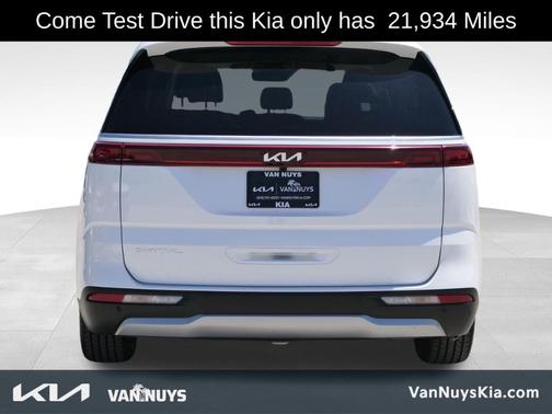 2023 Kia Carnival EX
