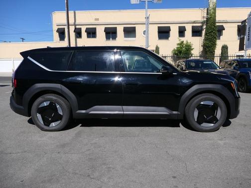 2026 Kia EV9 Light Short Range