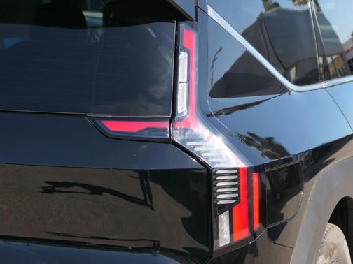 2026 Kia EV9 Light Short Range