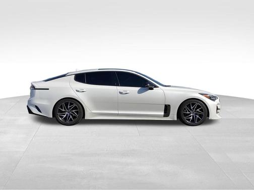 Snow White Pearl 2022 Kia Stinger GT-Line