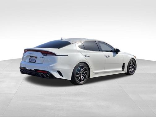Snow White Pearl 2022 Kia Stinger GT-Line