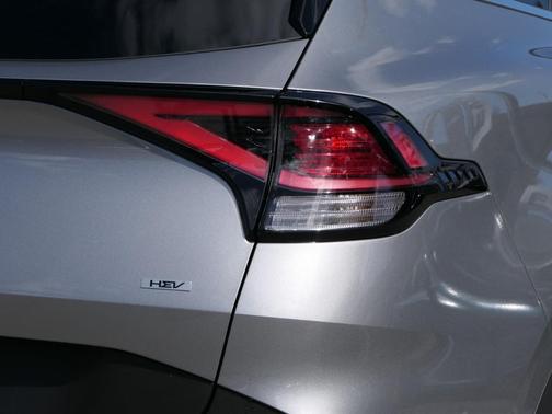 2025 Kia Sportage Hybrid LX