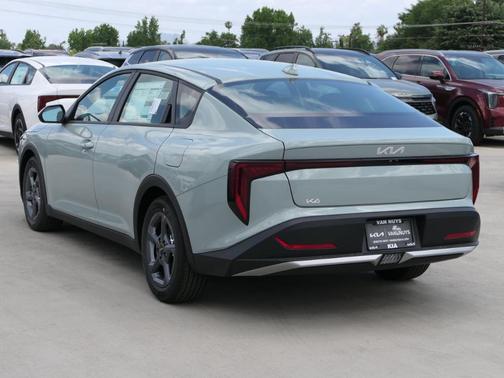 2025 Kia K4
