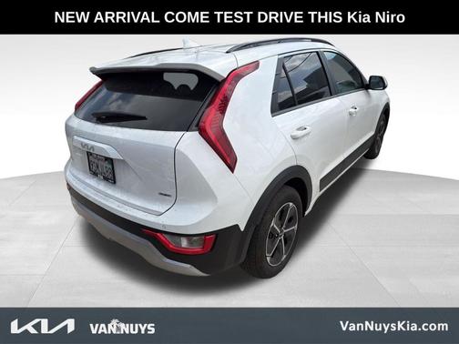 Snow White Pearl 2025 Kia Niro Plug-In Hybrid EX