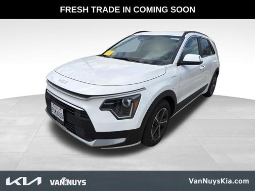 Snow White Pearl 2025 Kia Niro Plug-In Hybrid EX