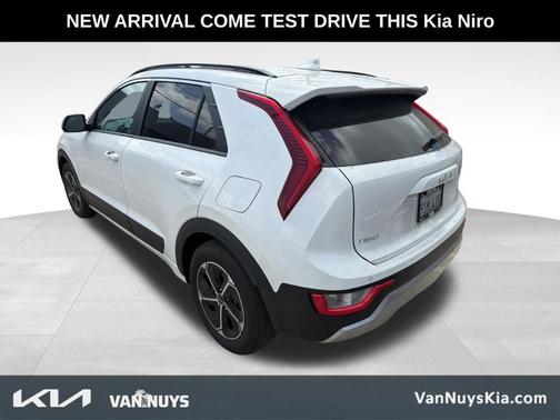 Snow White Pearl 2025 Kia Niro Plug-In Hybrid EX
