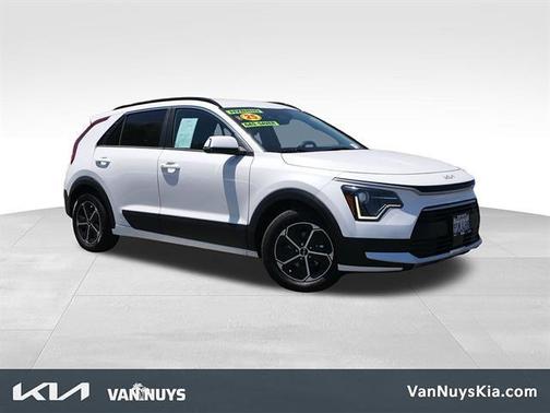 Snow White Pearl 2025 Kia Niro Plug-In Hybrid EX
