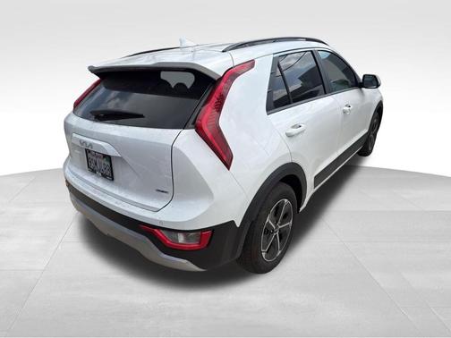 Snow White Pearl 2025 Kia Niro Plug-In Hybrid EX