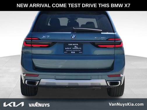 Green 2023 BMW X7 xDrive40i