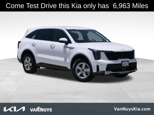 2025 Kia Sorento LX