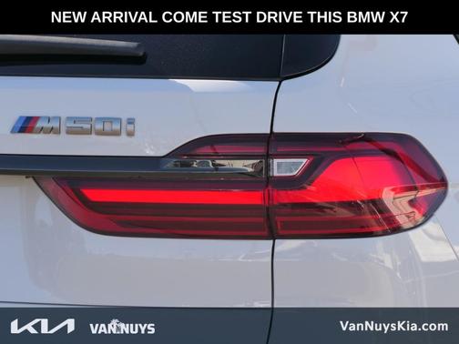 2022 BMW X7 M50i