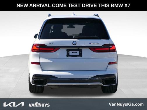 2022 BMW X7 M50i