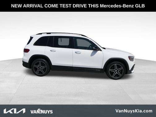 Digital White 2021 Mercedes-Benz GLB 250 Base