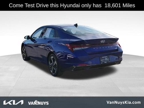 2022 Hyundai ELANTRA Limited