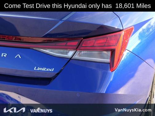 2022 Hyundai ELANTRA Limited
