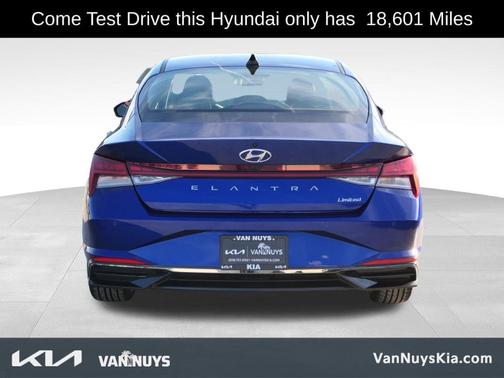 2022 Hyundai ELANTRA Limited