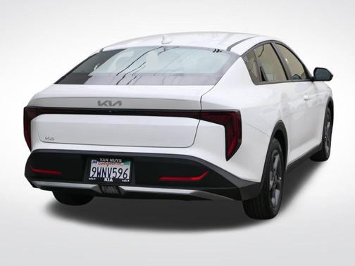 Snow White Pearl 2025 Kia K4