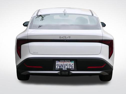 Snow White Pearl 2025 Kia K4