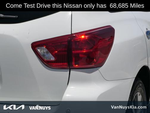 2020 Nissan Pathfinder S
