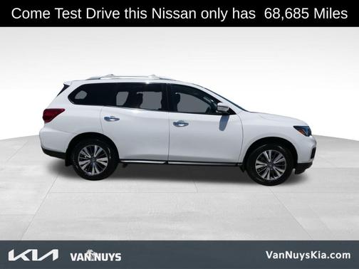 2020 Nissan Pathfinder S