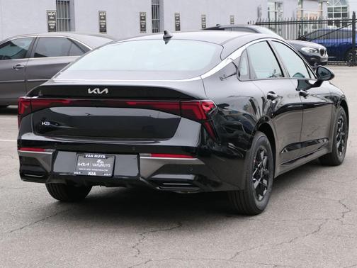 2025 Kia K5 LXS
