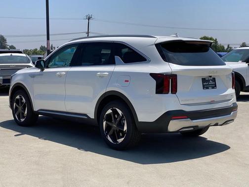 Snow White Pearl 2026 Kia Sorento Hybrid EX