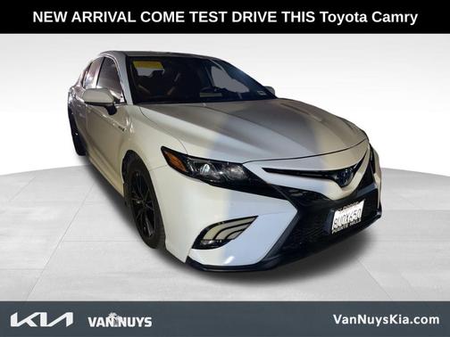 2021 Toyota Camry Hybrid SE