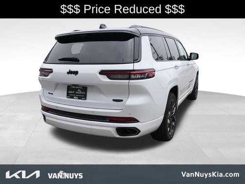 Bright White Clearcoat 2023 Jeep Grand Cherokee L Summit