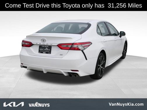 2018 Toyota Camry SE